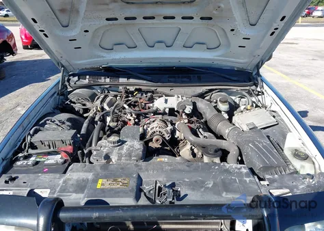 2011 Ford Crown Victoria Police Interceptor z USA, uszkodzony, nr VIN 2FABP7BV2BX167329